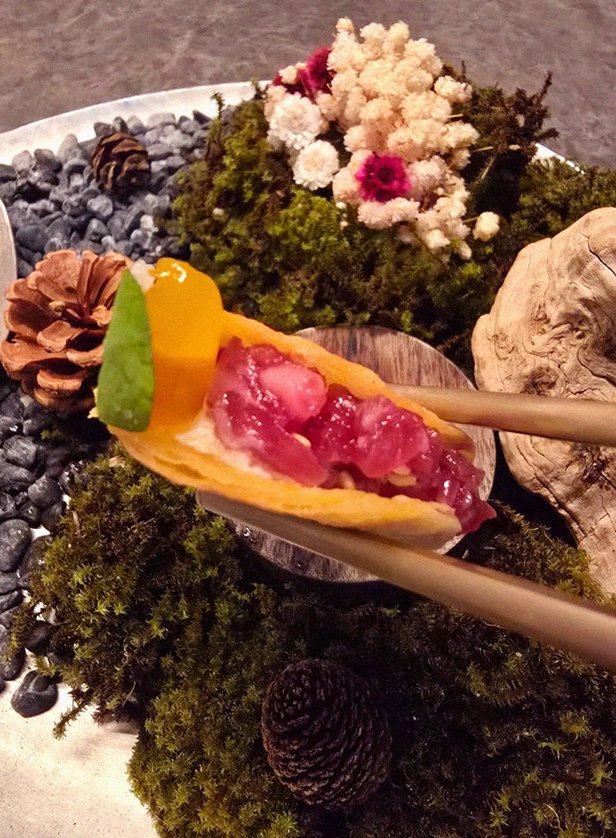 GOWOOGA Yeouido · seafood course served alongside the beef