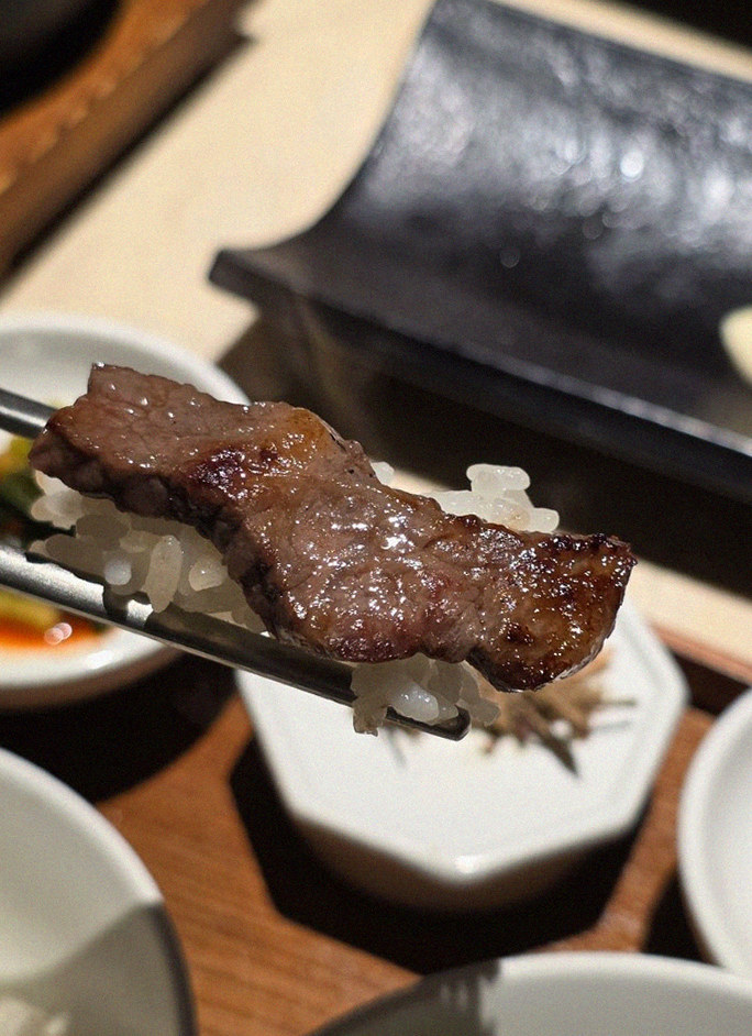 WOOARA Yeouido · premium marbled Hanwoo beef presented before grilling