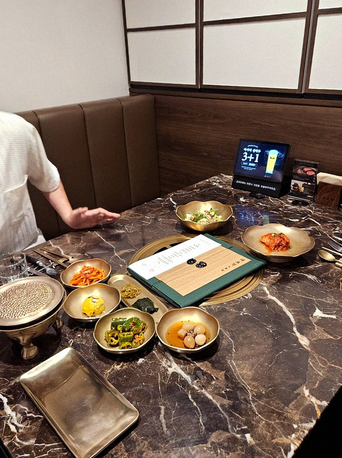 대보정 여의도점 · 부천 상견례 · 한 상 가득 차려진 한우 오마카세 코스