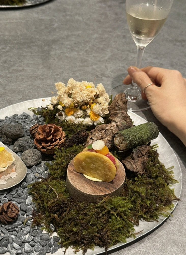 GOWOOGA Gangnam·Yeoksam · fresh Hanwoo beef tartare (yukhoe)