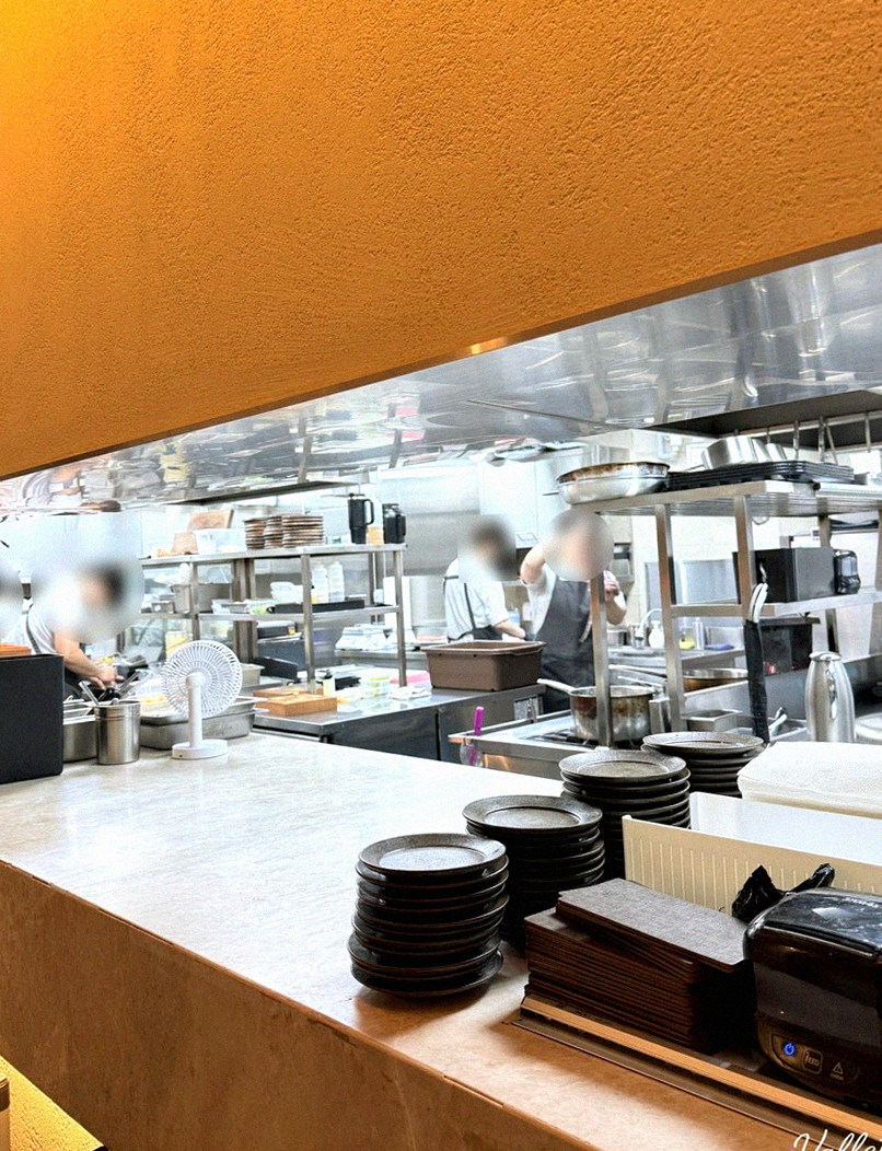 우아라 광화문점 · 광화문 근처 맛집 · 한 상 가득 차려진 한우 오마카세 코스