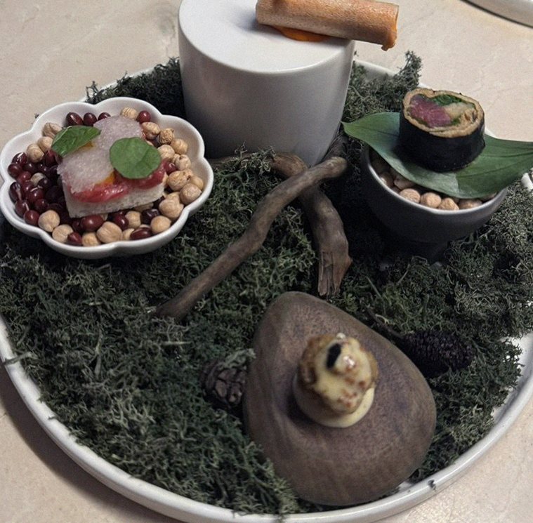 우아라 여의도점 · 여의도 맛집 더현대 맛집 · 코스에 곁들여지는 해산물 요리