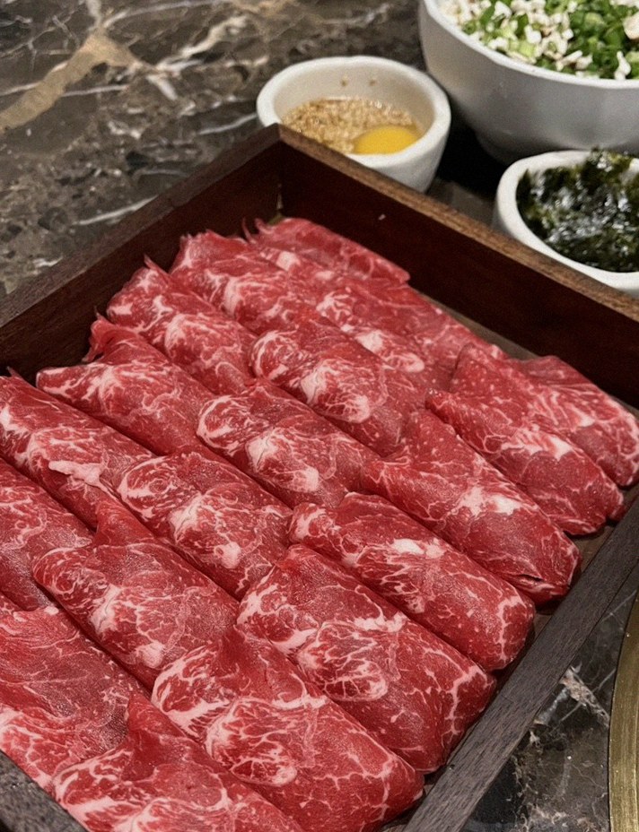 대보정 시청역점 · 광화문 고기맛집 · 마블링이 살아있는 프리미엄 한우 쇼잉