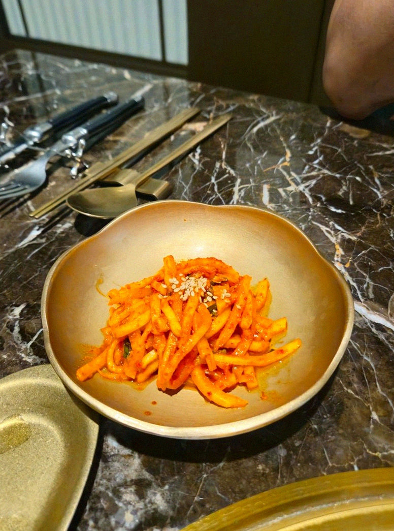 DAEBOJUNG Yeouido · fresh Hanwoo beef tartare (yukhoe)