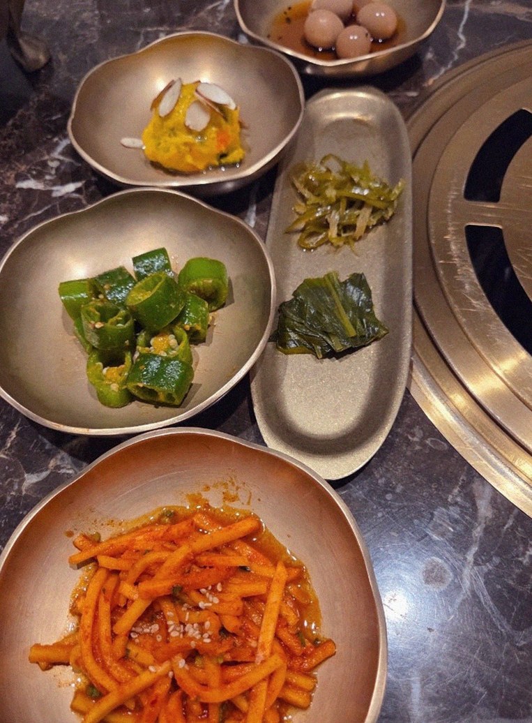DAEBOJUNG Yeouido · assorted Korean side dishes (banchan)