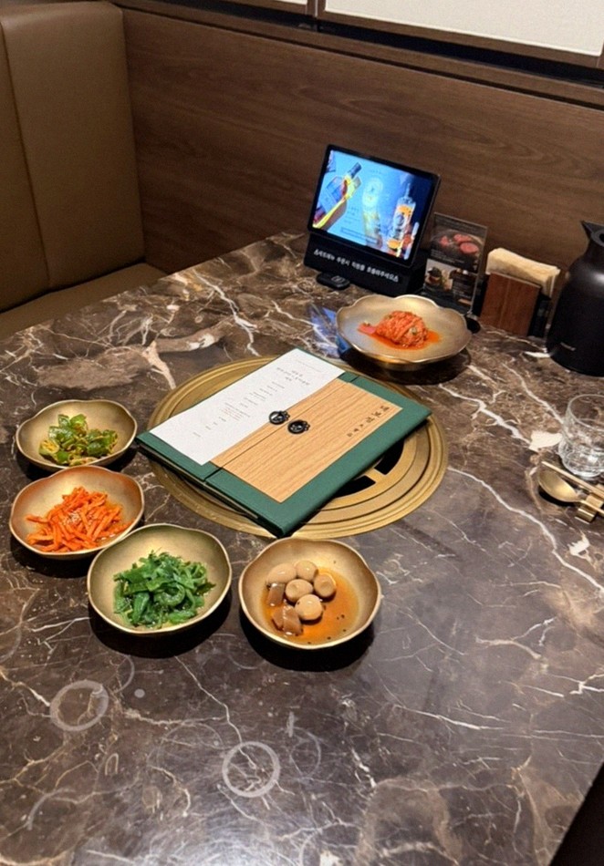 대보정 여의도점 · 여의도 룸식당 여의도 맛집 · 한 상 가득 차려진 한우 오마카세 코스