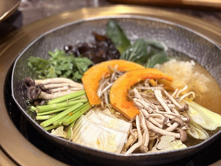 DAEBOJUNG Yeouido · a warm soup to finish the course