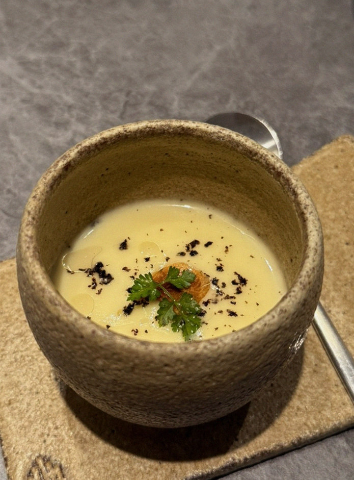 WOOHANA Jonggak · a warm soup to finish the course