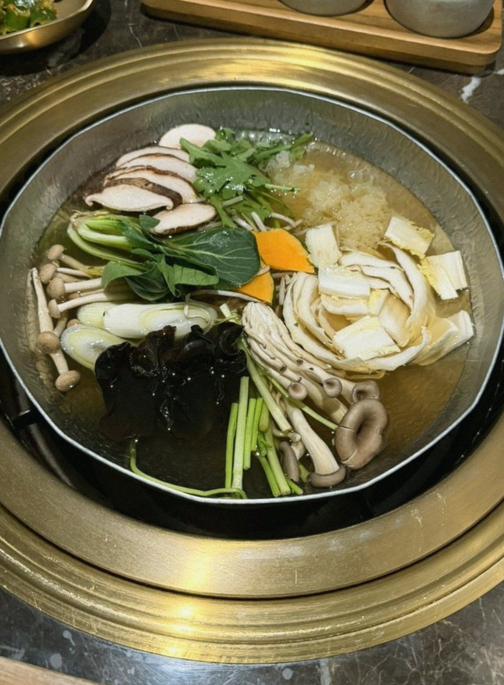 DAEBOJUNG Yeouido · a warm soup to finish the course