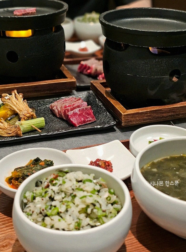 고우가 역삼점 강남 · 역삼 점심 · 정갈하게 차려진 반찬과 곁들임 찬