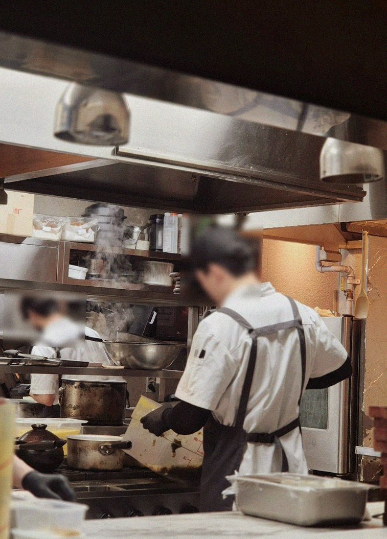 고우가 광화문점 · 경복궁역 데이트 맛집 · 한 상 가득 차려진 한우 오마카세 코스