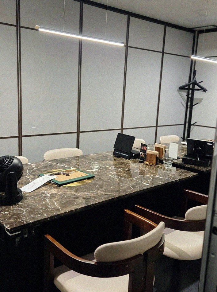 DAEBOJUNG City Hall · a private dining room — every table is a private room