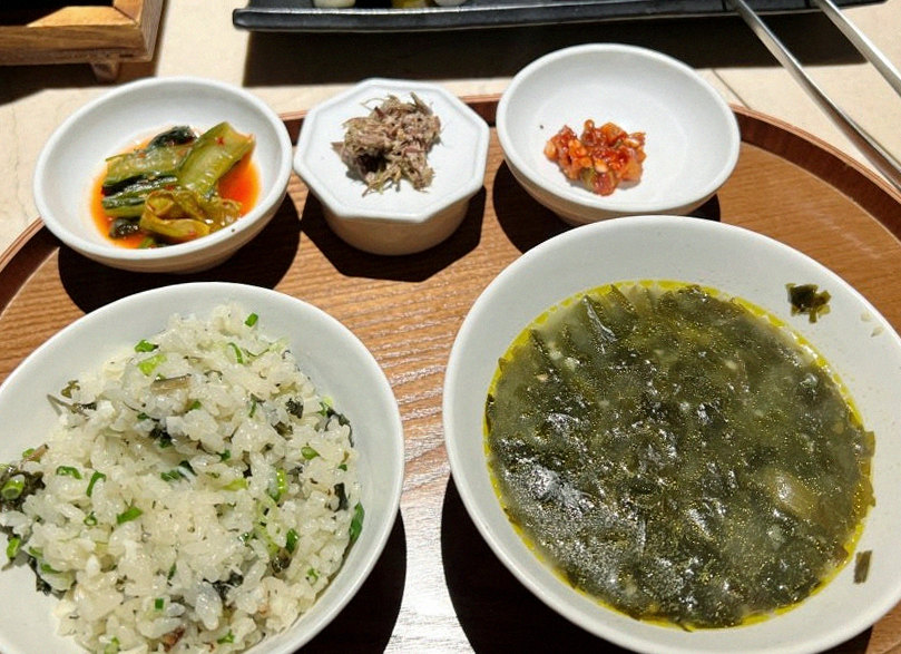 WOOARA Gwanghwamun · assorted Korean side dishes (banchan)