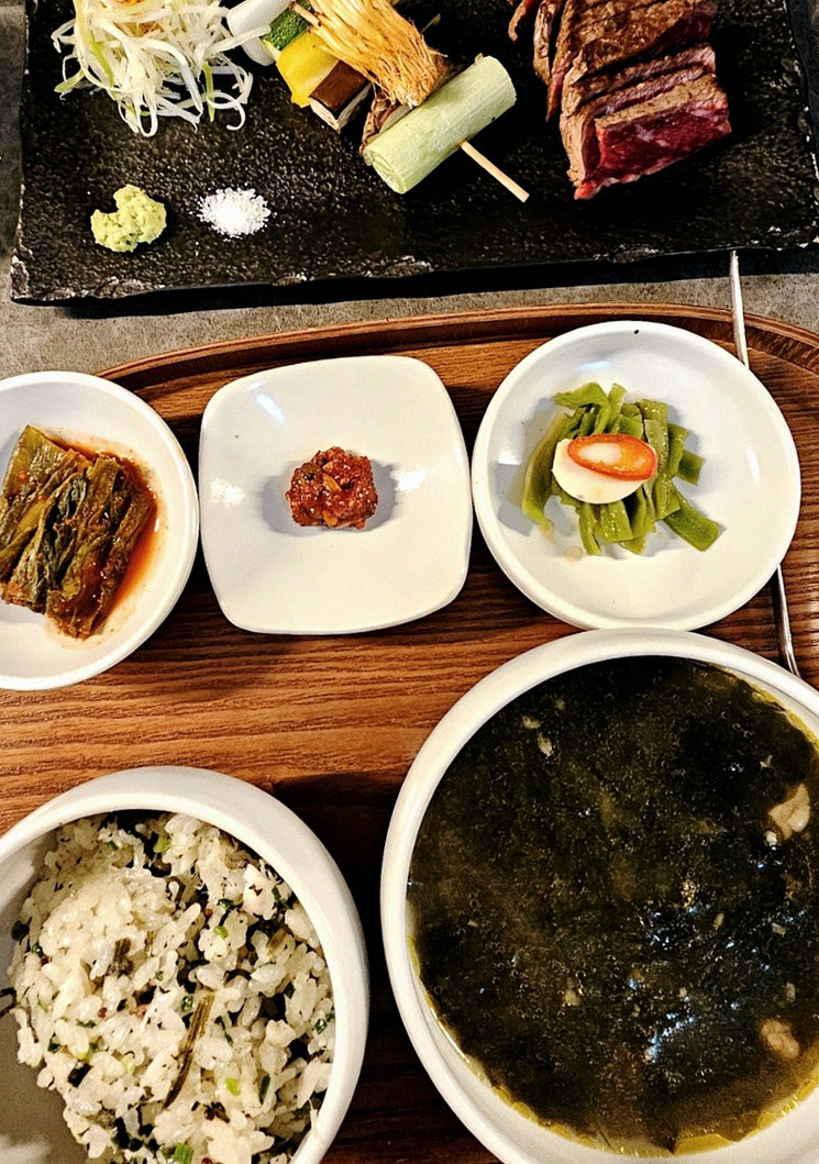 GOWOOGA Yeouido · assorted Korean side dishes (banchan)