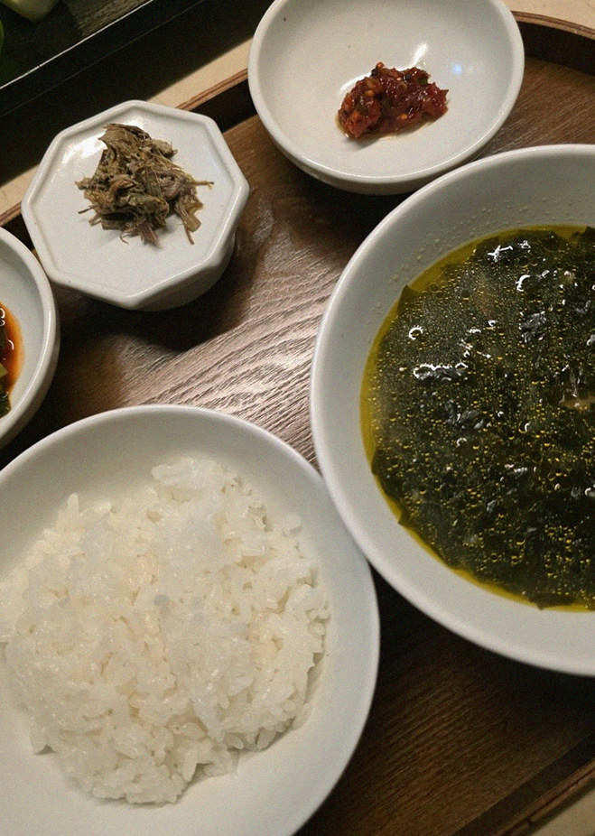 WOOARA Yeouido · assorted Korean side dishes (banchan)
