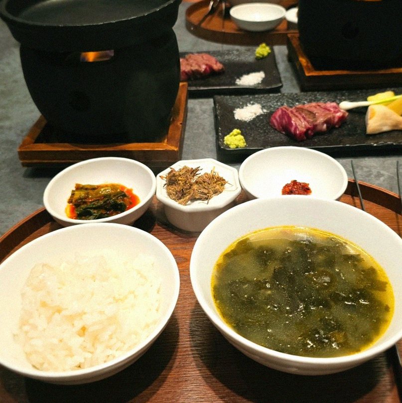 WOOHANA Yeouido · 彩り豊かなおかず(バンチャン)