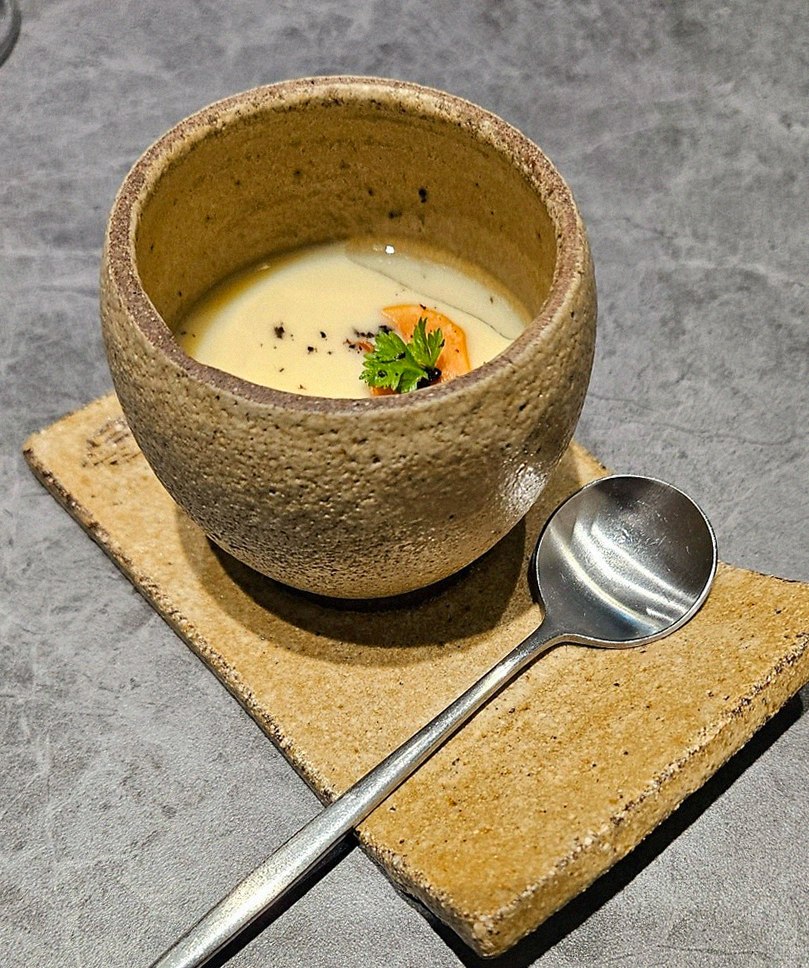 WOOHANA Jonggak · a warm soup to finish the course