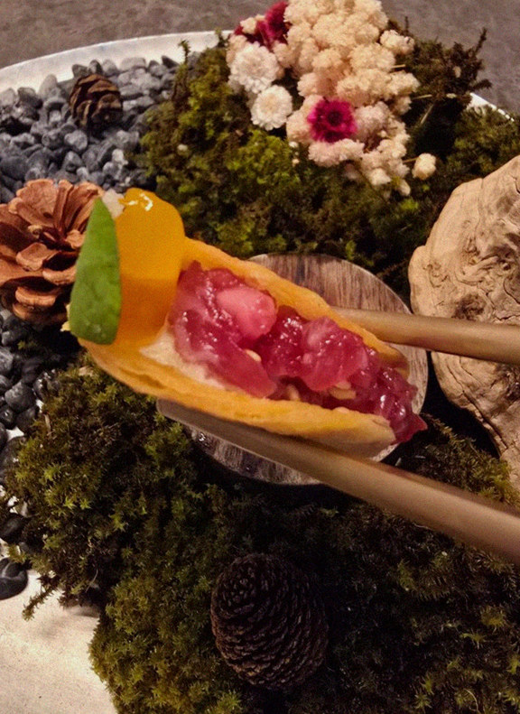 GOWOOGA Yeouido · seafood course served alongside the beef