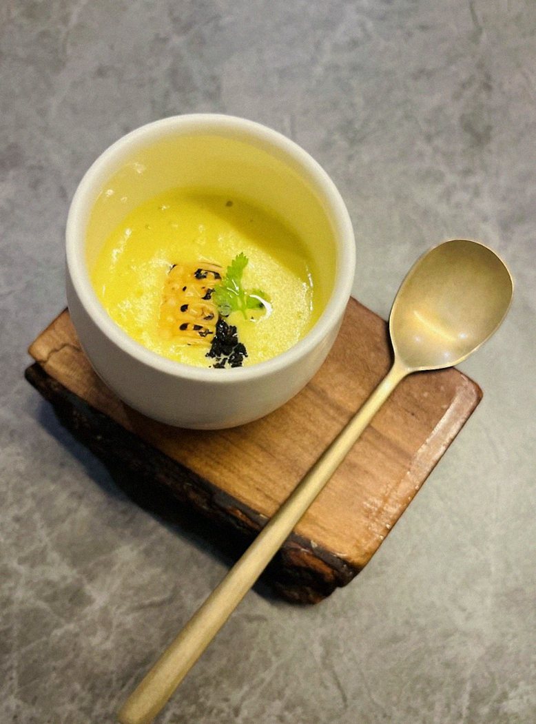 GOWOOGA Yeouido · fresh Hanwoo beef tartare (yukhoe)