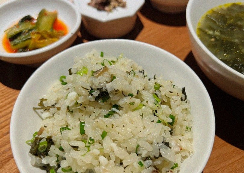 우아라 광화문점 · 광화문 상견례식당 · 식사 코스와 곁들임