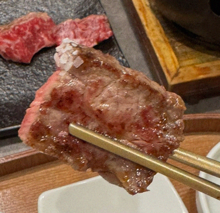 GOWOOGA Gwanghwamun · premium marbled Hanwoo beef presented before grilling