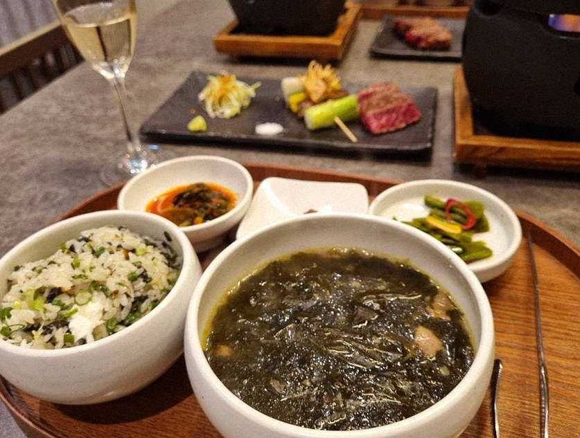 GOWOOGA Yeouido · assorted Korean side dishes (banchan)