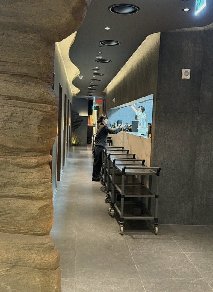 WOOHANA Jonggak · a private dining room — every table is a private room