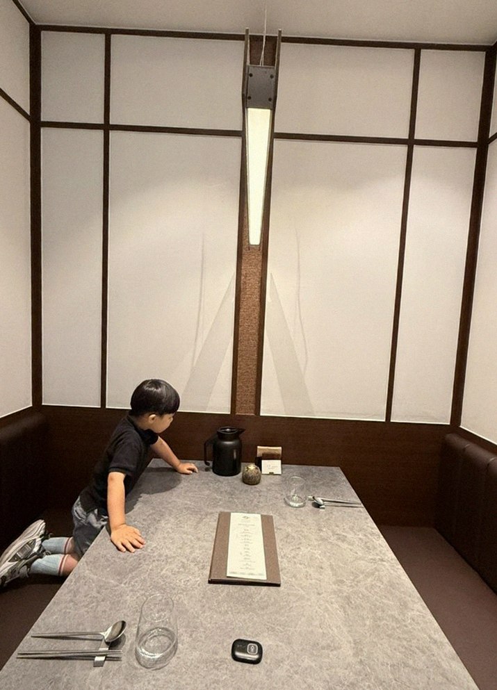 WOOHANA Jonggak · a private dining room — every table is a private room