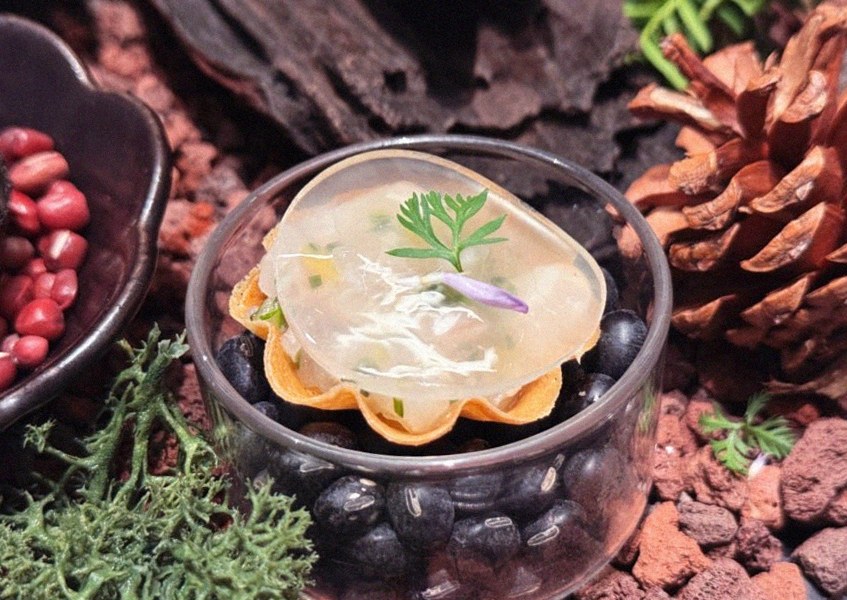 WOOHANA Jonggak · a warm soup to finish the course