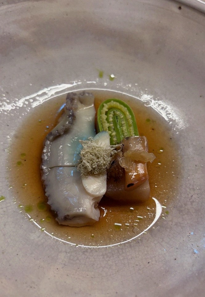WOOARA Yeouido · 套餐中搭配的海鲜料理