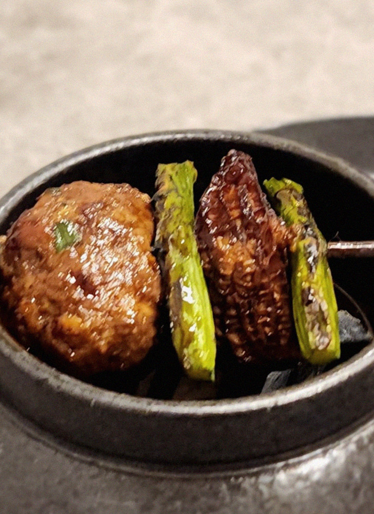 GOWOOGA Gwanghwamun · Hanwoo beef grilling over binchotan charcoal