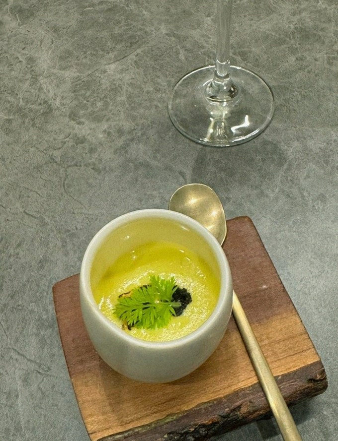 GOWOOGA Gwanghwamun · a warm soup to finish the course