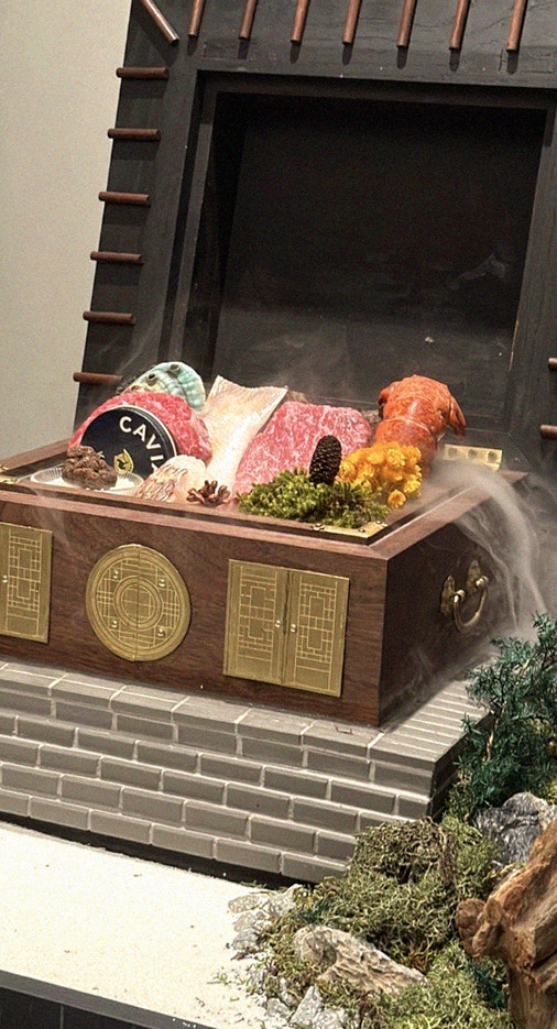 고우가 역삼점 강남 · 우마카세 맛집 · 시그니처 한우 쇼잉 — 진열함에 담긴 마블링 한우와 캐비아