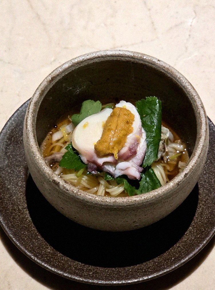 우아라 여의도점 · IFC 맛집 · 신선한 한우 육회