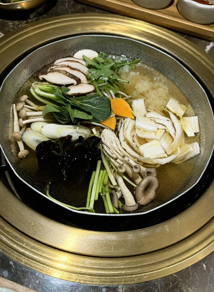 DAEBOJUNG Yeouido · a warm soup to finish the course