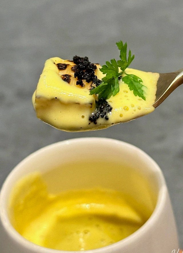 GOWOOGA Gwanghwamun · dessert to close the omakase