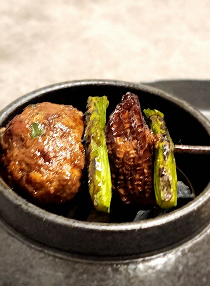 GOWOOGA Gwanghwamun · Hanwoo beef grilling over binchotan charcoal