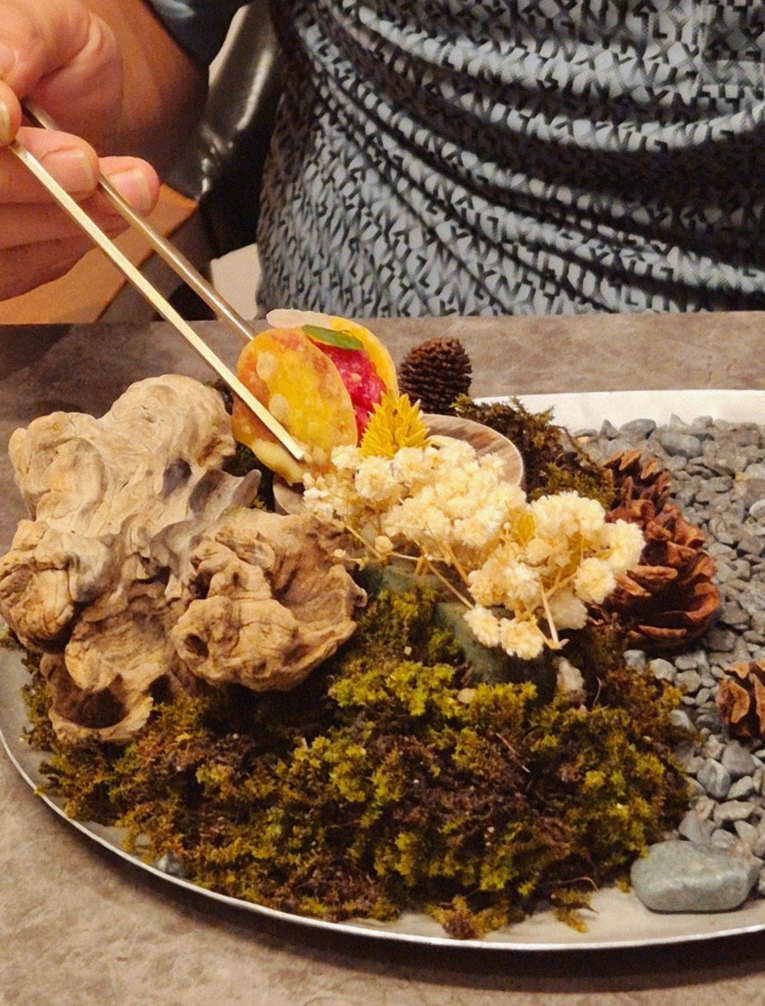 GOWOOGA Gwanghwamun · assorted Korean side dishes (banchan)