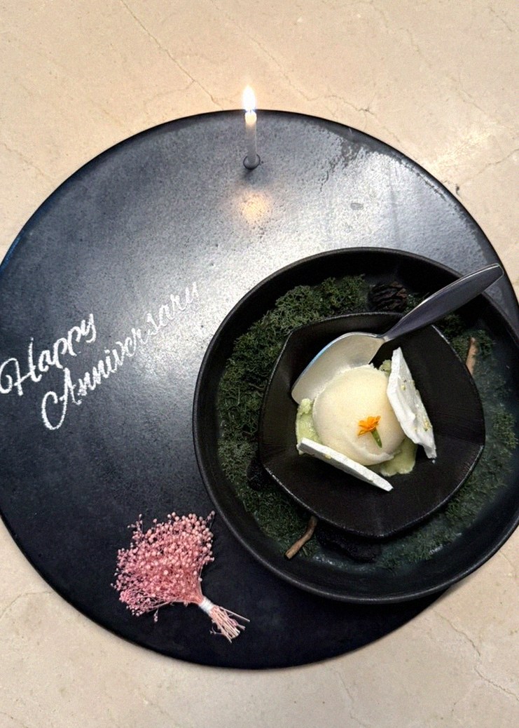 WOOARA Gwanghwamun · fresh Hanwoo beef tartare (yukhoe)