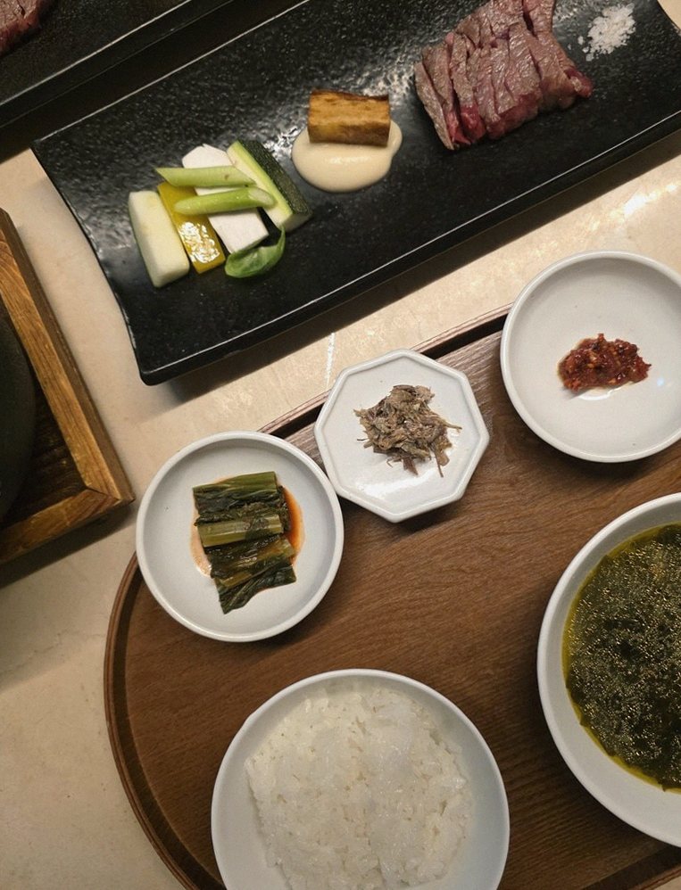 WOOARA Gwanghwamun · assorted Korean side dishes (banchan)