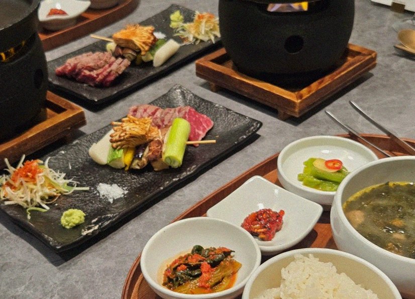 고우가 역삼점 강남 · 역삼동 데이트 맛집 · 정갈하게 차려진 반찬과 곁들임 찬