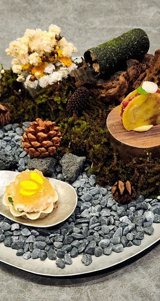 GOWOOGA Gangnam·Yeoksam · fresh Hanwoo beef tartare (yukhoe)