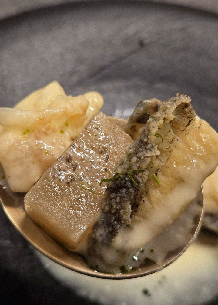 GOWOOGA Gwanghwamun · seafood course served alongside the beef
