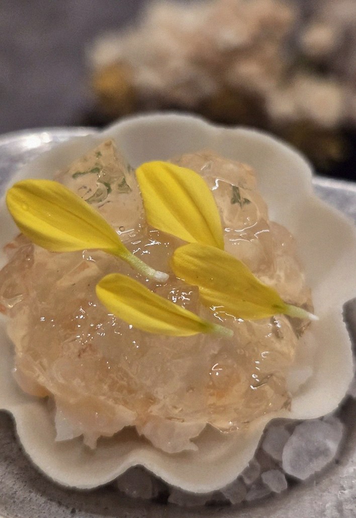 GOWOOGA Gwanghwamun · fresh Hanwoo beef tartare (yukhoe)