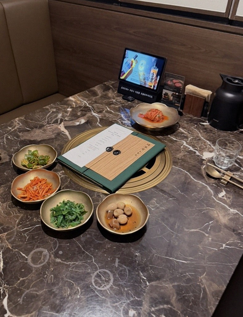 대보정 시청역점 · 소고기오마카세 · 한 상 가득 차려진 한우 오마카세 코스