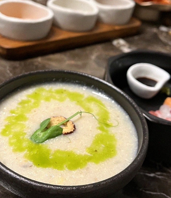 DAEBOJUNG Yeouido · a warm soup to finish the course