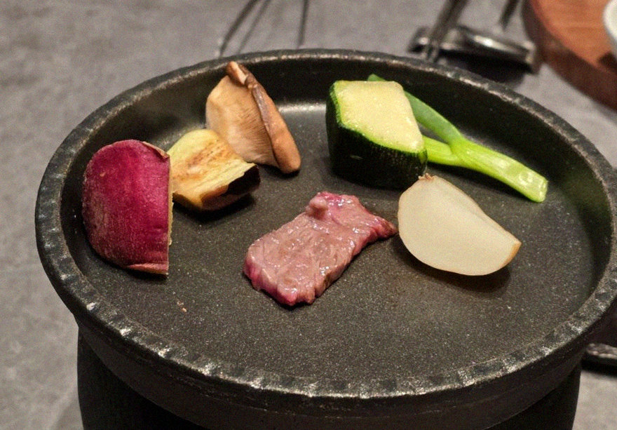 WOOHANA Yeouido · Hanwoo beef grilling over binchotan charcoal