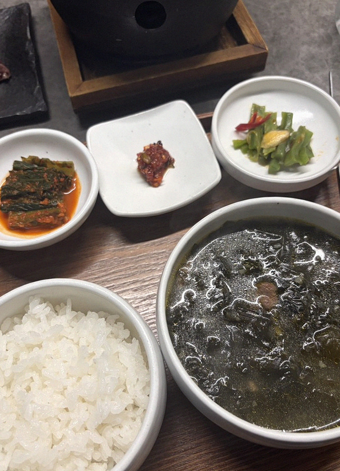 GOWOOGA Yeouido · assorted Korean side dishes (banchan)