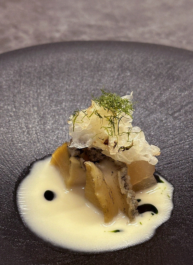 GOWOOGA Yeouido · a plated course of Hanwoo beef