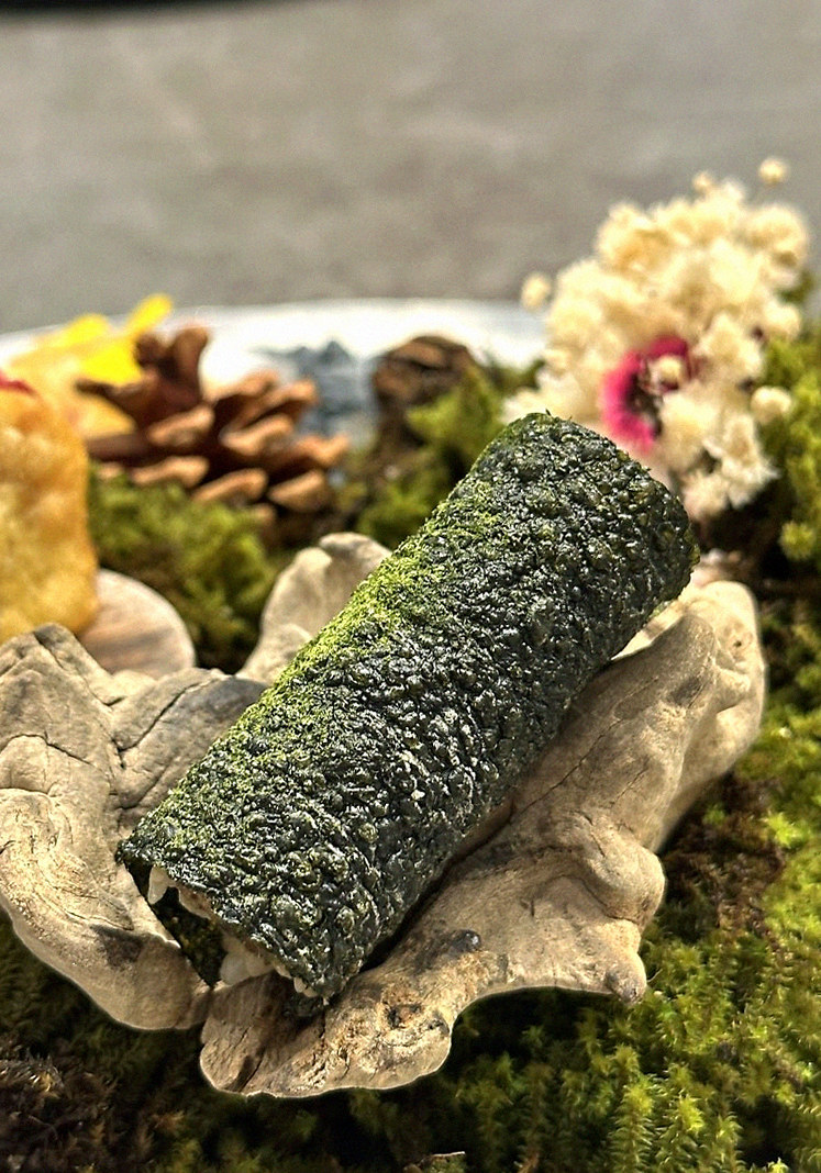 GOWOOGA Yeouido · the signature Hanwoo showing — marbled beef cuts and caviar presented in a display chest
